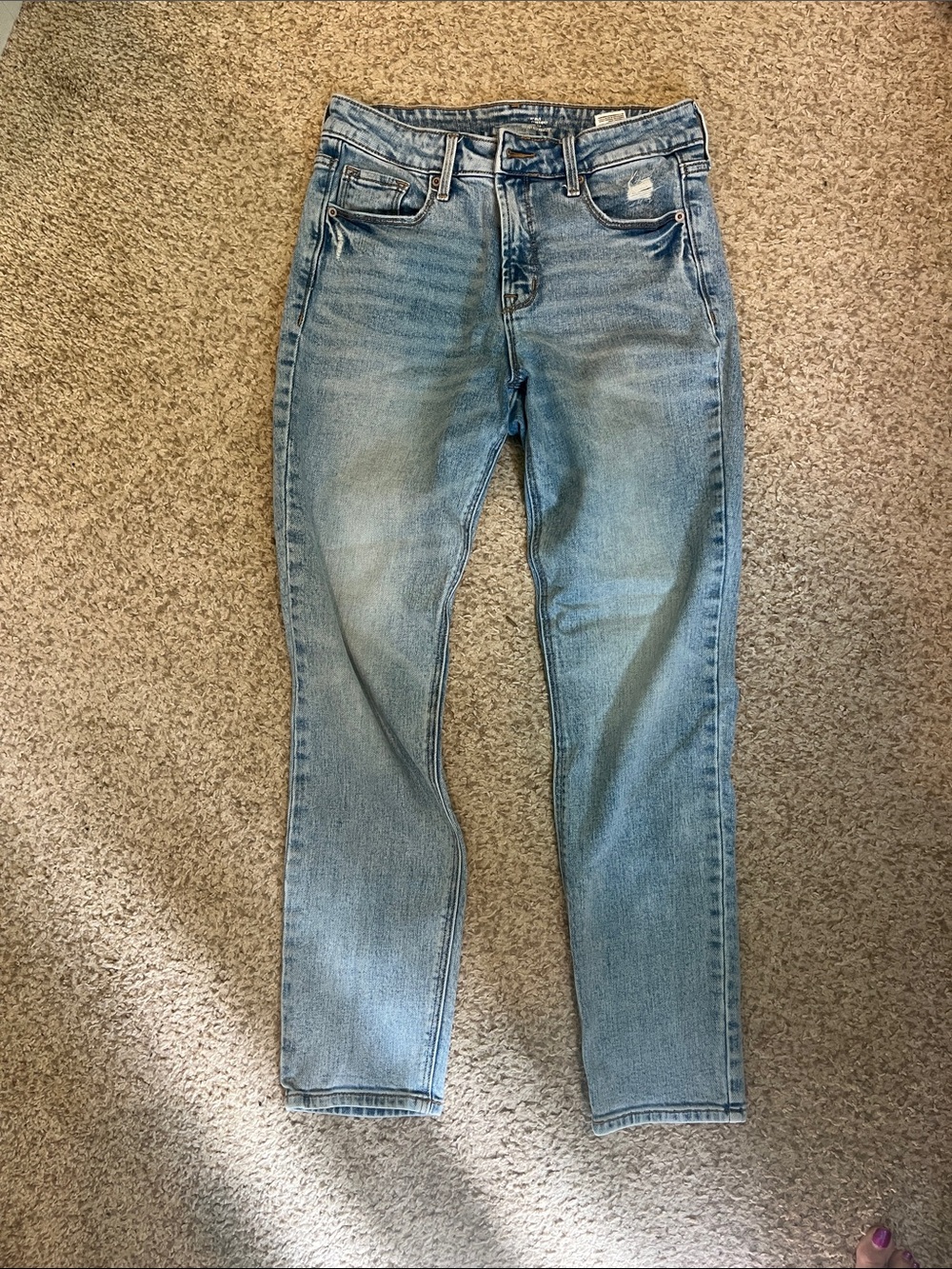 Old Navy women’s power straight high rise jeans. Size 6.